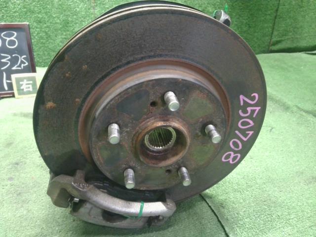 【中古】スイフト CBA-ZC32S 右 フロント ナックルハブ 自社品番250708 ZMT