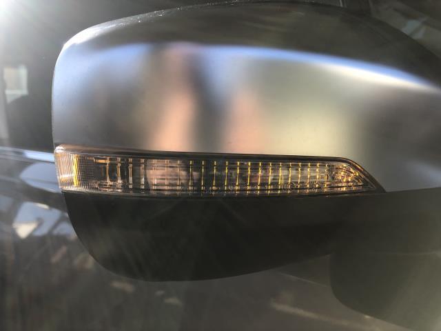 【中古】フォレスター 5AA-SKE 右 サイドミラー ドアミラー 自社品番250709 M4Y