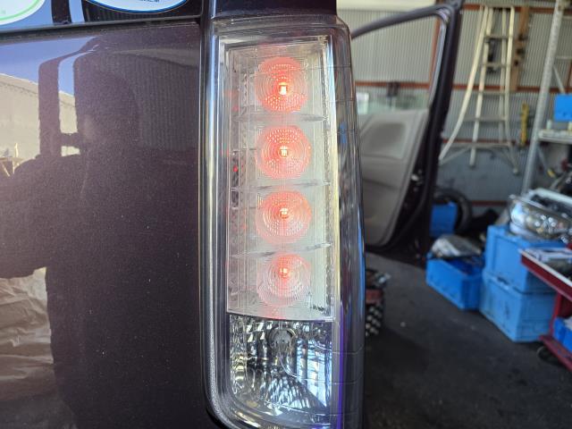 【中古】N-WGN DBA-JH1 右テールランプ 33500-T6G-N01 自社品番250749 YR586P