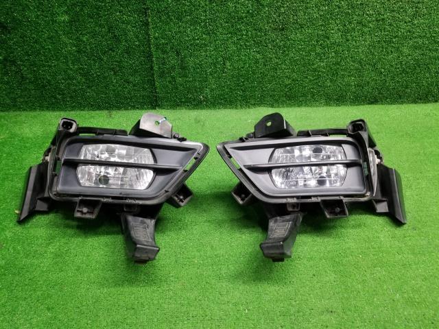 ヴェルファイア DBA-ANH20W 左フォグランプ 右フォグライト81221-12180 自社品番230002