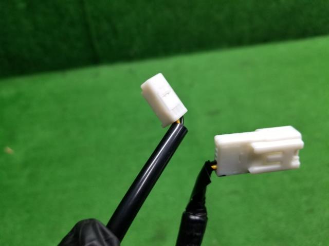 ヴェルファイア DBA-ANH20W アシスタントシートベルトキャッチ 73240-58030-C0 自社品番230002
