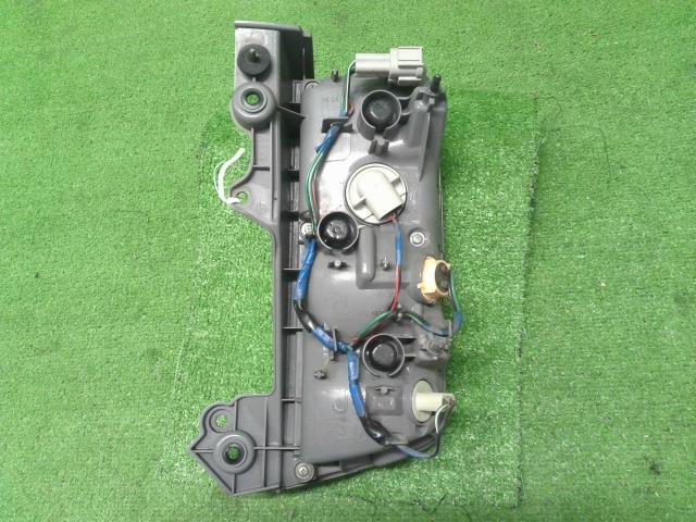 エルグランド DBA-TNE52 左テールランプ 26555-1JB3A 自社品番230040