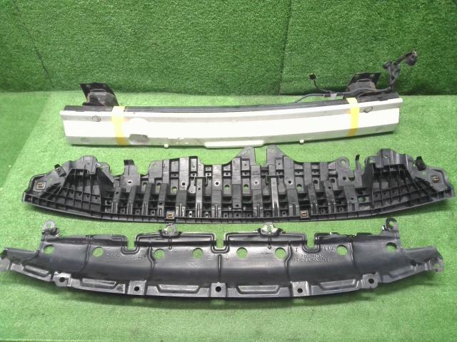 iQ DBA-KGJ10 ラジエーターコアサポート 53028-74010 自社品番230056