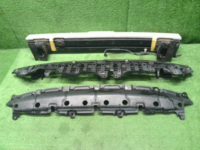 iQ DBA-KGJ10 ラジエーターコアサポート 53028-74010 自社品番230056
