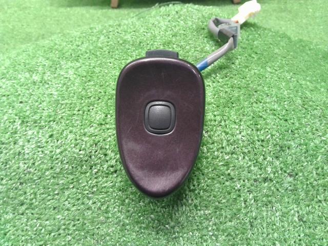 iQ DBA-KGJ10 バックドアアウターハンドル バックドアロックスイッチ 69209-74010-K0 自社品番230056