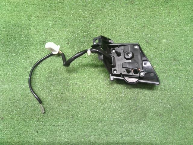 iQ DBA-KGJ10 ステアリングスイッチ 84247-74010-C1 自社品番230056