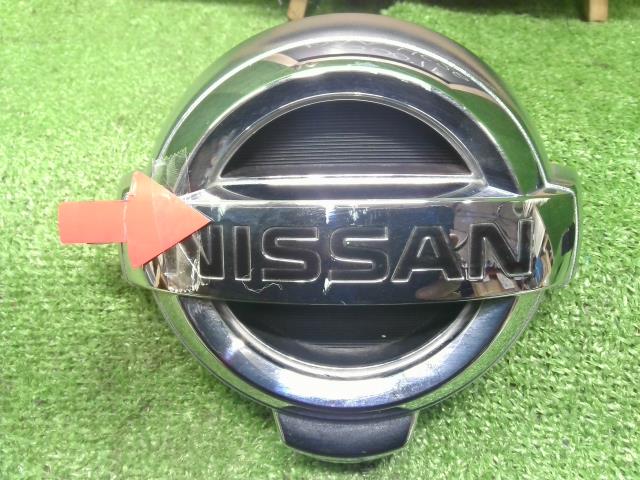 セレナ DAA-HC26 エンブレム カメラ付(純正,284F1 1BA2E) 62890-1VA0A 自社品番2300