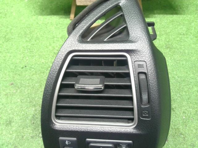 セレナ DAA-HC26 運転席側エアコン吹出口(スイッチ付) 68760-1VA2A 自社品番230071