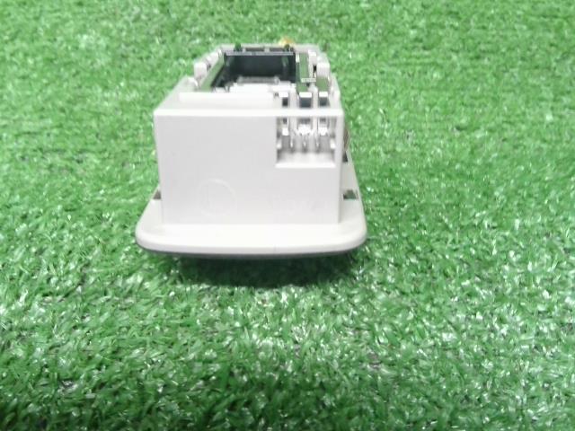 セレナ DBA-FNC26 ルームランプ カーゴランプ 26460-1VA0A 自社品番230083