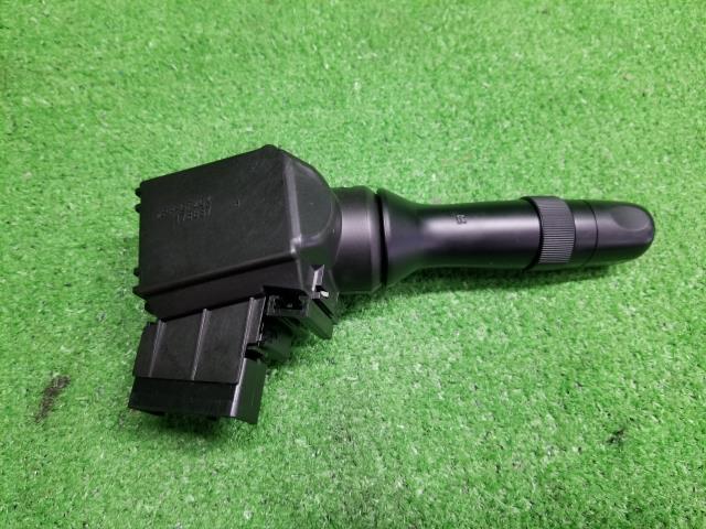 プリウスα DAA-ZVW41W ディマースイッチ ワイパースイッチ 84652-42130 自社品番230099