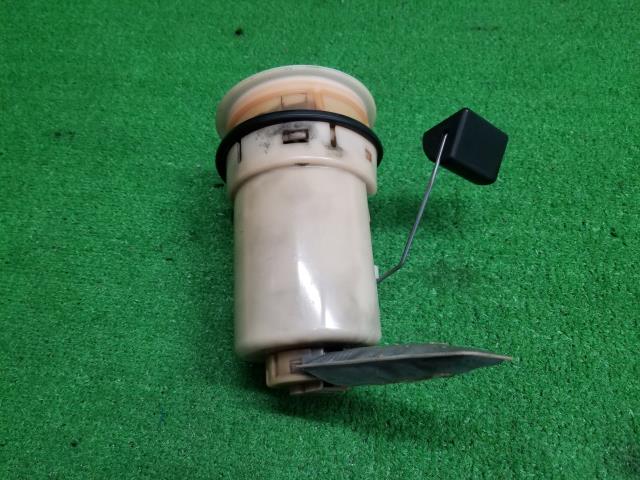 ヴォクシー DBA-ZRR70W フューエルポンプ 23221-28290 自社品番230125