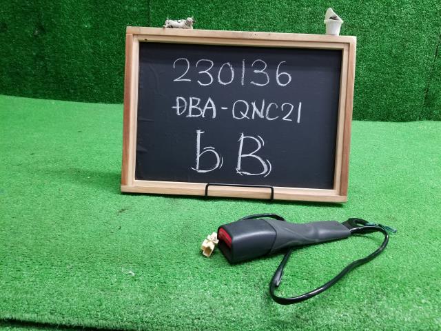 bB DBA-QNC21 ドライバーシートベルトキャッチ 運転席ベルトバックル 73230-B1090 自社品番230136