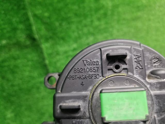 カムリ DAA-AVV50 左フォグランプ メッキカバー付81220-0D042 自社品番230148