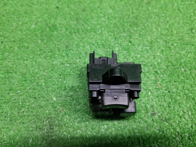 ワゴンR DBA-MH34S ドアミラースイッチ 37950-64L00 自社品番230161