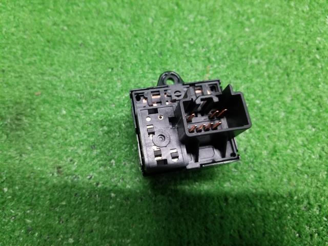 ワゴンR DBA-MH34S ドアミラースイッチ 37950-64L00 自社品番230161