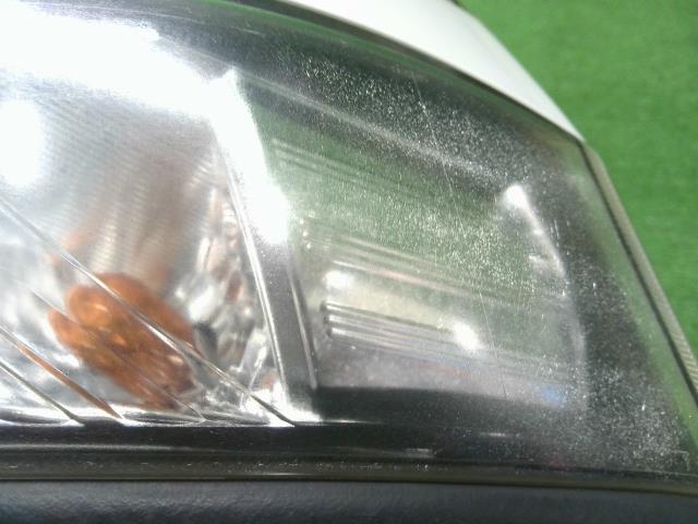 ヴォクシー DBA-ZRR75W 右ヘッドランプ 81110-28F00 自社品番230246