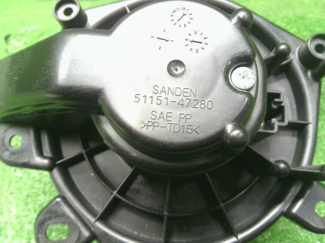 ルークス DBA-ML21S ヒーターブロアモーター ヒーターモーター 27226-4A00H 自社品番230301