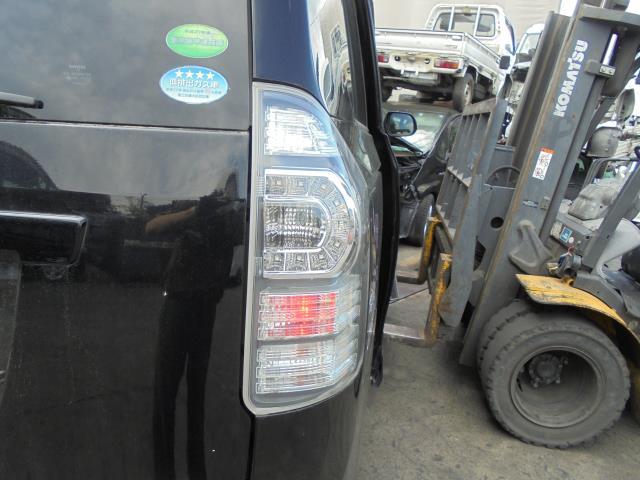 ヴォクシー DBA-ZRR70G 右テールランプ 自社品番230327