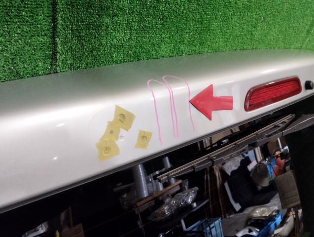 ハイエース ADF-KDH206V バックドア 67005-26F91 自社品番230354
