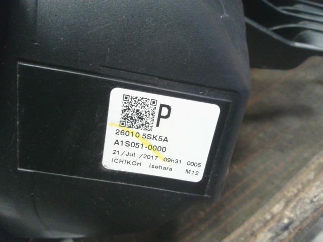 リーフ ZAA-ZE1 右ヘッドランプ　右ヘッドライト　運転席側　LED　イチコ1954 26010-5SK5A 自社品番250002