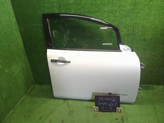 リーフ ZAA-ZE1 右フロントドア　運転席側 UVカット,キーフリー付　H010M-5SKMA 250002　色XBK