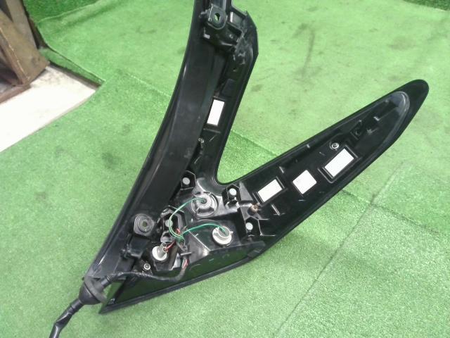 リーフ ZAA-ZE1 左テールランプ 左テールライト　LED　イチコD212　26555-5SK0B 自社品番250002