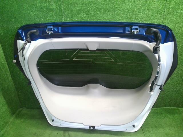 リーフ ZAA-ZE1 バックドア　リアゲートドアパネル　ワイパー　スポイラー　ハイマウント K010M-5SKAB 自社品番250002　色XBK