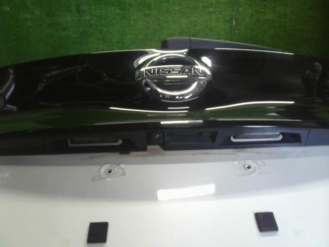 リーフ ZAA-ZE1 バックドア　リアゲートドアパネル　ワイパー　スポイラー　ハイマウント K010M-5SKAB 自社品番250002　色XBK