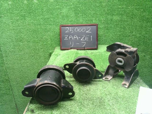 リーフ ZAA-ZE1 エンジンマウント3個　EGマウント 11320-3NF0A 自社品番250002