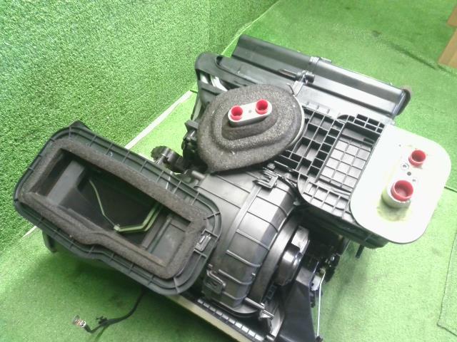 リーフ ZAA-ZE1 カーヒーター エキパン　エバポレーター　27210-5SK7A 自社品番250002