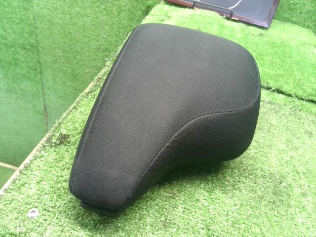 リーフ ZAA-ZE1 コンソールボックスの蓋　アームレスト 96920-5SK0B 自社品番250002