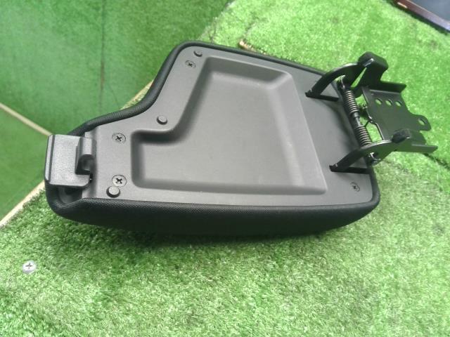 リーフ ZAA-ZE1 コンソールボックスの蓋　アームレスト 96920-5SK0B 自社品番250002