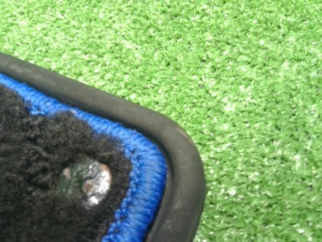 リーフ ZAA-ZE1 フロアマット  純正　1台分　ロゴ入　フロント　リア　左右　自社品番250002