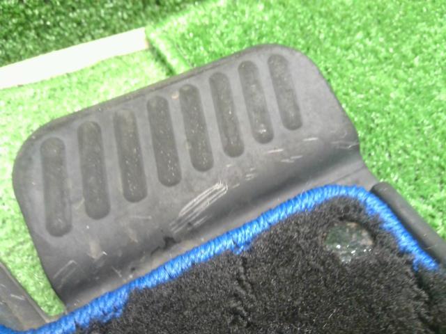 リーフ ZAA-ZE1 フロアマット  純正　1台分　ロゴ入　フロント　リア　左右　自社品番250002