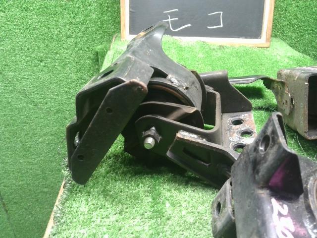 モコ DBA-MG22S エンジンマウント　3個　EGマウント　 11210-4A00D- 自社品番250006