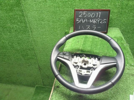 ハスラー 5AA-MR92S ステアリングホイール ハンドル レザー　48110-59SC0-GJL 自社品番250011