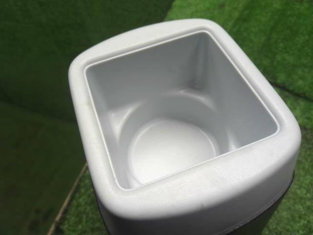 ハスラー 5AA-MR92S コンソールボックス小物入れ部分　ドリンクホルダー 75861-59S00-QRQ 自社品番250011