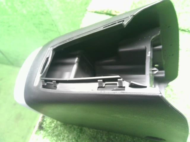 ハスラー 5AA-MR92S コンソールボックス小物入れ部分　ドリンクホルダー 75861-59S00-QRQ 自社品番250011