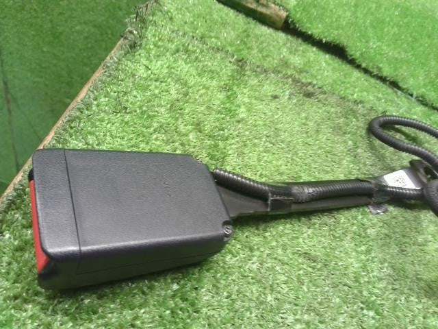 ハスラー 5AA-MR92S ドライバーシートベルトキャッチ　運転席側　右フロントシートベルトバックル 84910-81P10 自社品番250011