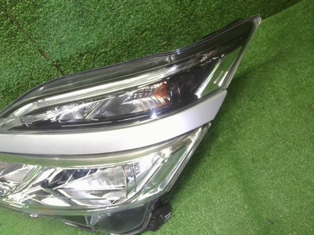 セレナ DAA-GNC27 左 助手席側 ヘッドランプ　ヘッドライト　コイト212-23720 26060-5TA0C 自社品番250012