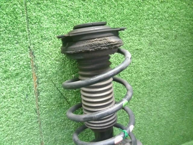 セレナ DAA-GNC27 右フロントストラット　右Fストラット トキコ1A14165-A　E4302-5TB0C 自社品番250012