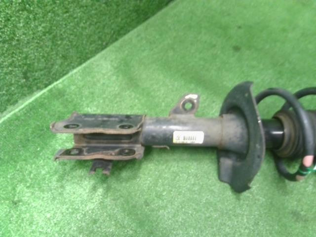 セレナ DAA-GNC27 右フロントストラット　右Fストラット トキコ1A14165-A　E4302-5TB0C 自社品番250012