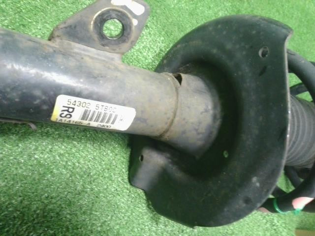 セレナ DAA-GNC27 右フロントストラット　右Fストラット トキコ1A14165-A　E4302-5TB0C 自社品番250012