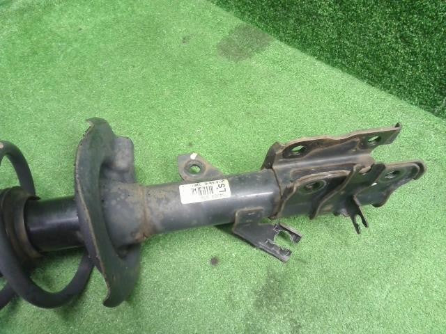 セレナ DAA-GNC27 左フロントストラット　左Fストラット　トキコ1A14165-B　 E4303-5TB0C 自社品番250012