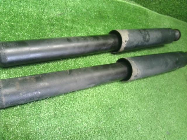 セレナ DAA-GNC27 リアストラット ショック アブソーバーセット KYB　56210 5TB4B　E6210-5TB2B 自社品番250012