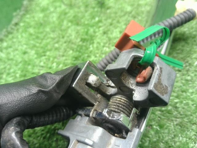 Ｎ−ＢＯＸ DBA-JF1 右フロントドアアウターハンドル 運転席側　72140-TY0-N51 自社品番250033