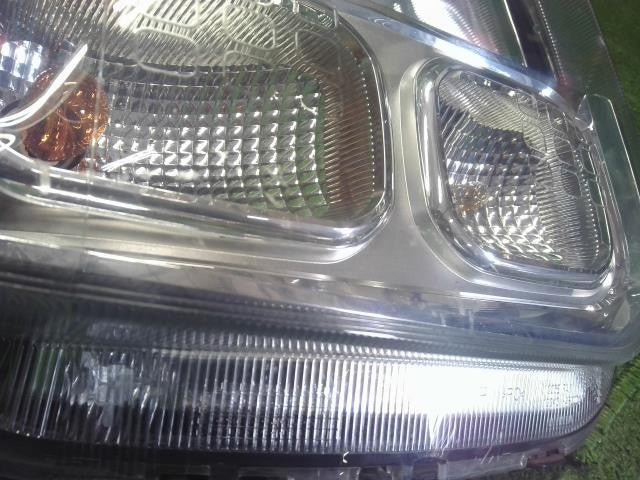 エブリィ EBD-DA17V 右ヘッドランプ　右ヘッドライト　運転席側　LE14C6327　 35120-64P01 自社品番250034