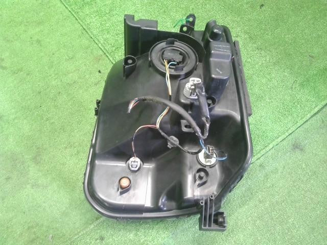 エブリィ EBD-DA17V 右ヘッドランプ　右ヘッドライト　運転席側　LE14C6327　 35120-64P01 自社品番250034