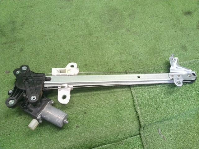 エブリィ EBD-DA17V 左リアドアレギュレーターモーター 83502-64P11 自社品番250034