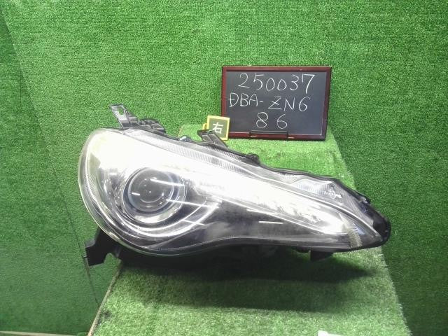 ８６ DBA-ZN6 右ヘッドランプ　右ヘッドライト　運転席側　HID　SU003-02548 自社品番250037